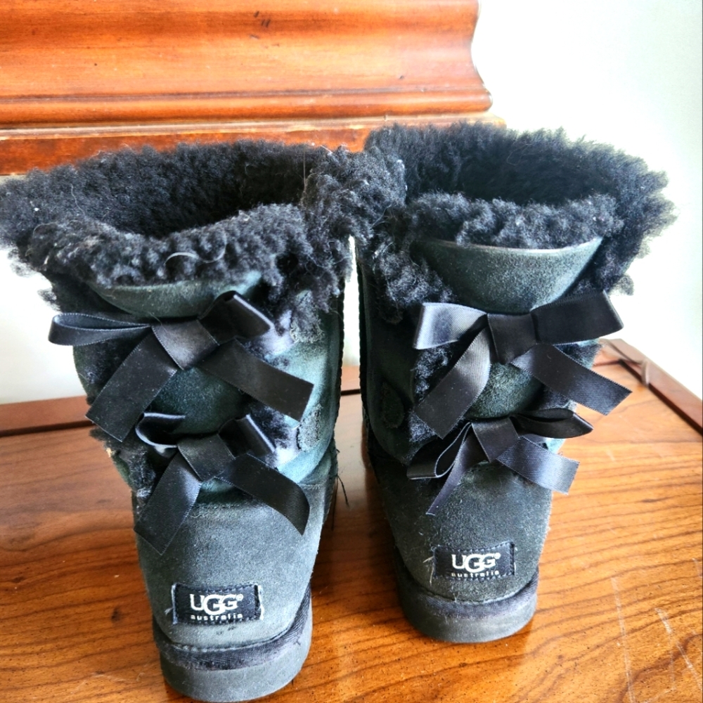 UGG Boots Bailey Bow Size 8